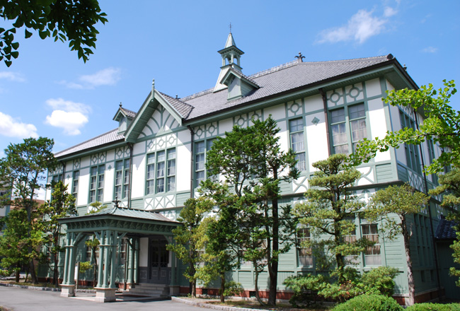 写真：奈良女子大学　記念館外観